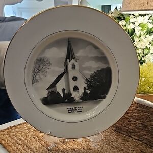 Elegant White and Gold Decorative Plate